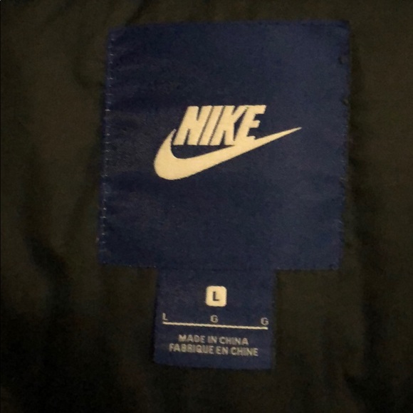 Nike jacket - Picture 2 of 3